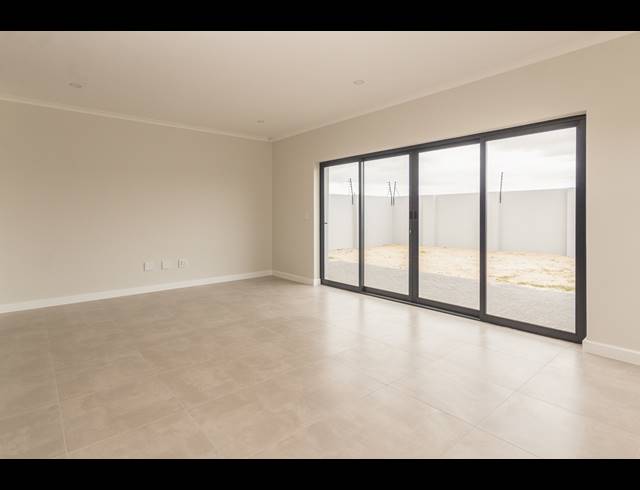 4 BEDROOM FREESTANDING FOR SALE IN SANDOWN